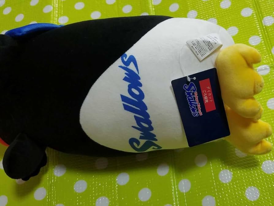 つば九郎　ダイカットごろ寝枕　ぬいぐるみ Amazon.co.jp: ダイカットごろ寝枕 つば九郎 ぬいぐるみ